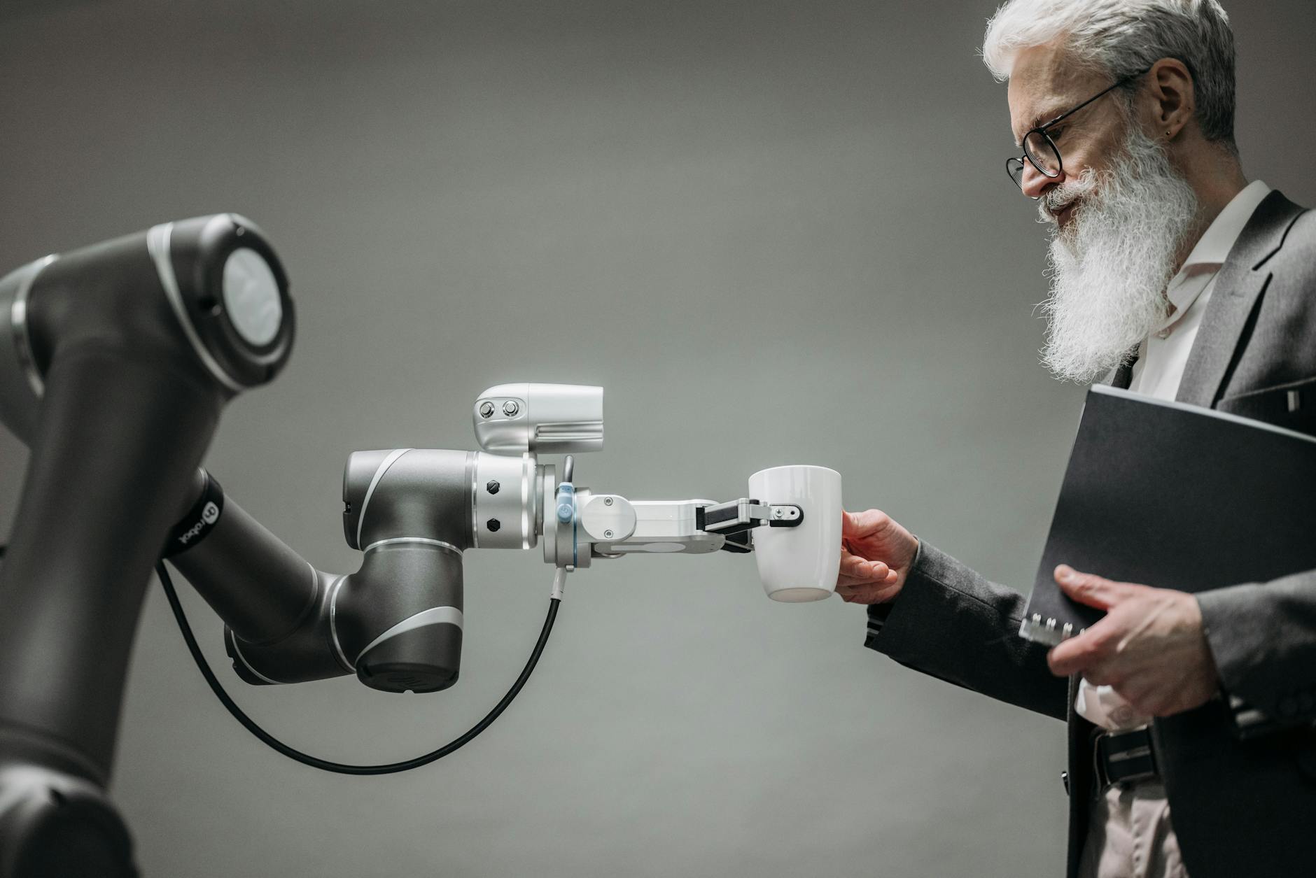 傳產可以怎麼應用 AI?我實測用 AI 從市場調查、做圖到上架,一條龍幫你跑完 4 外銷實驗室_AI電商工具